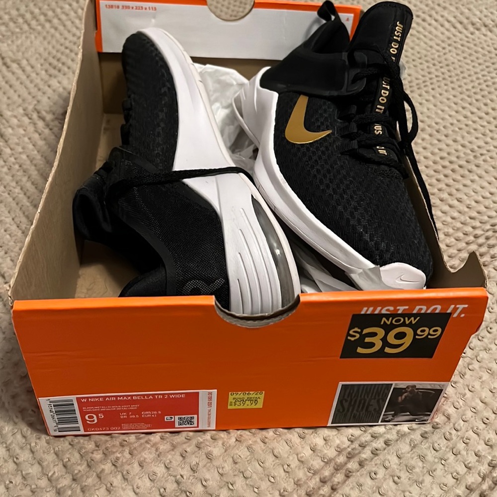 Nike Air Max Size 9.5!